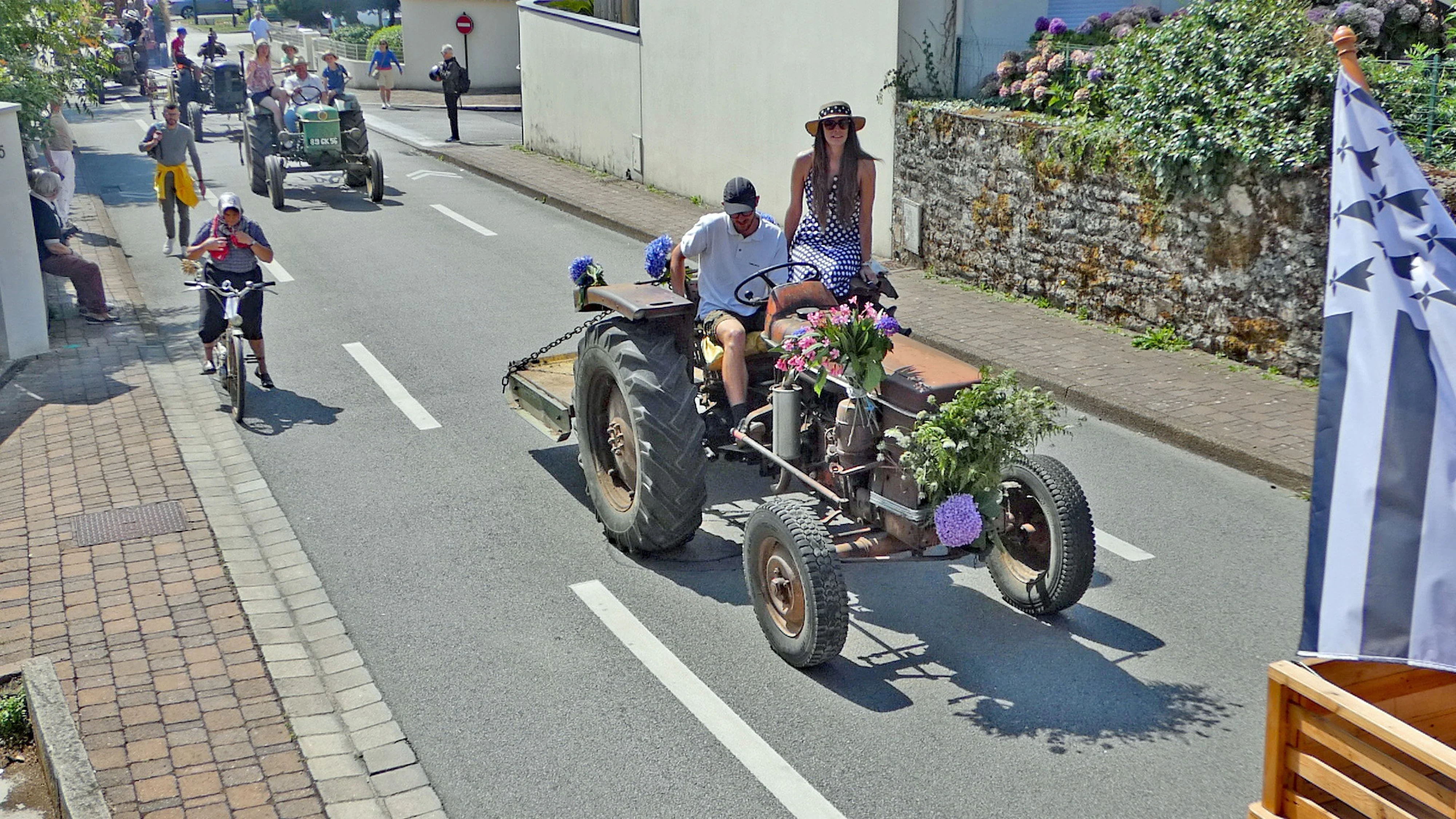 104 fete des battages 3 aout 2025 defile des tracteurs