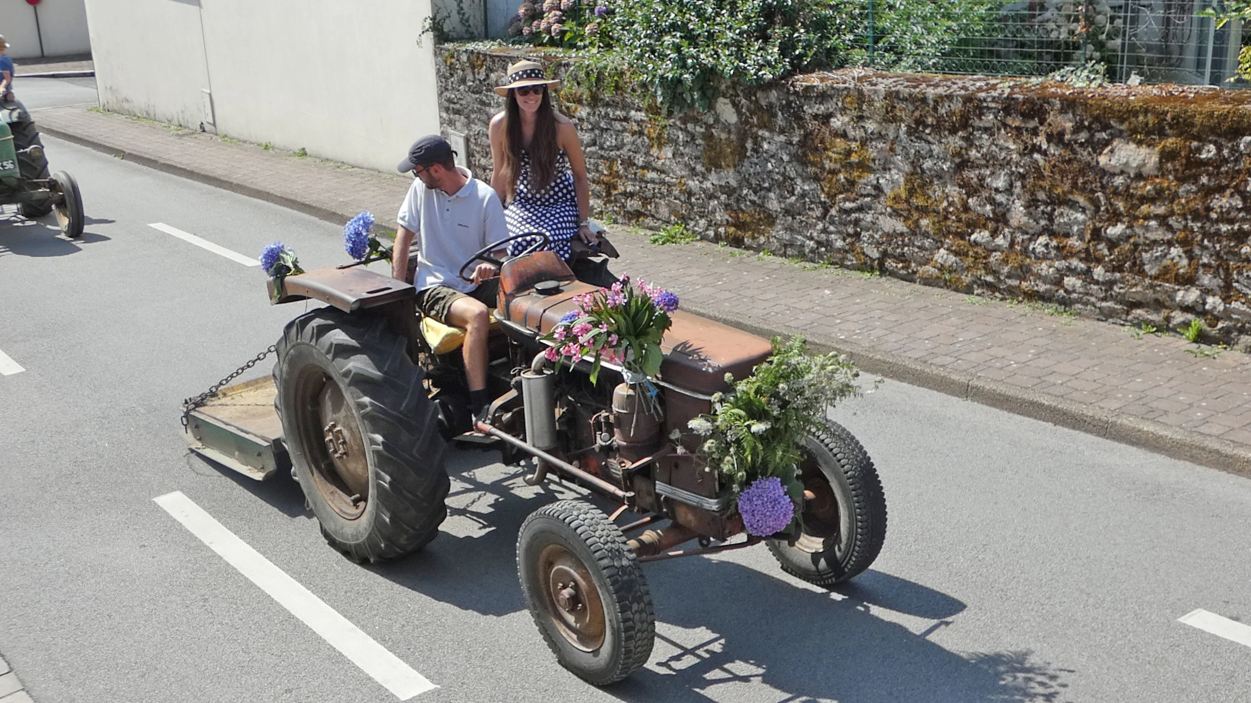 107 fete des battages 3 aout 2025 defile des tracteurs