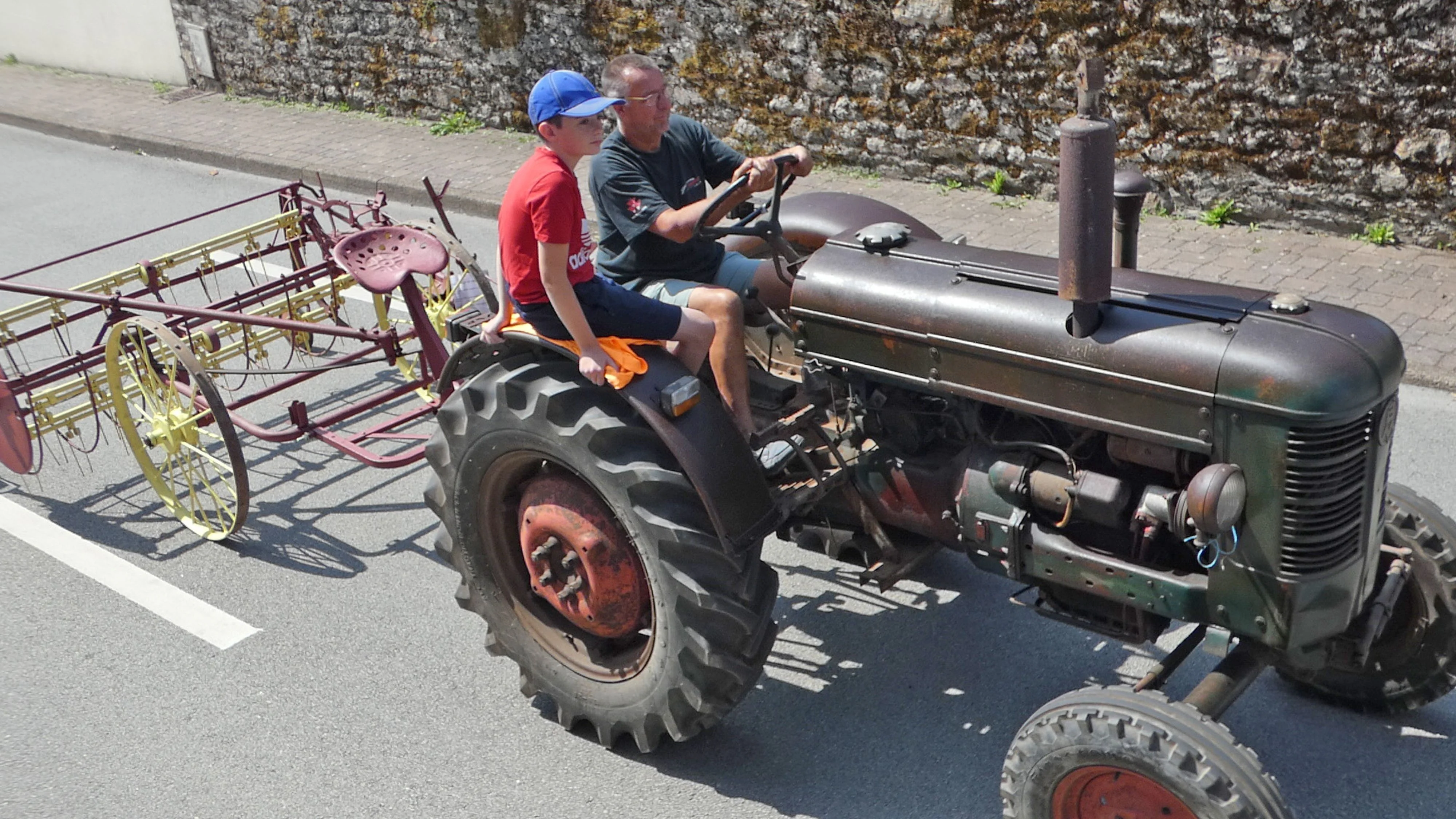 110 fete des battages 3 aout 2025 defile des tracteurs