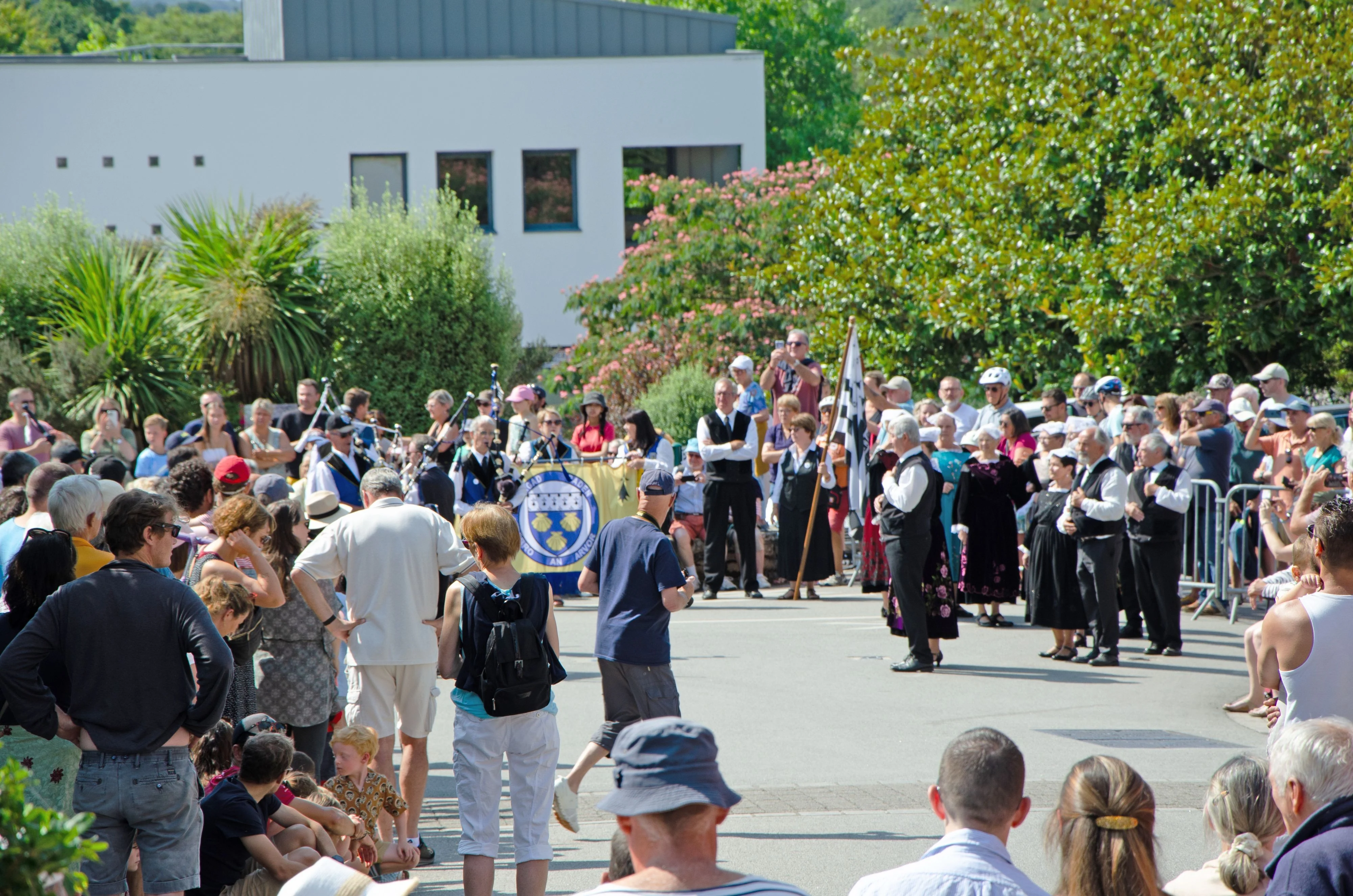 123 fete des battages 3 aout 2025 defile du cercle korollerion baden