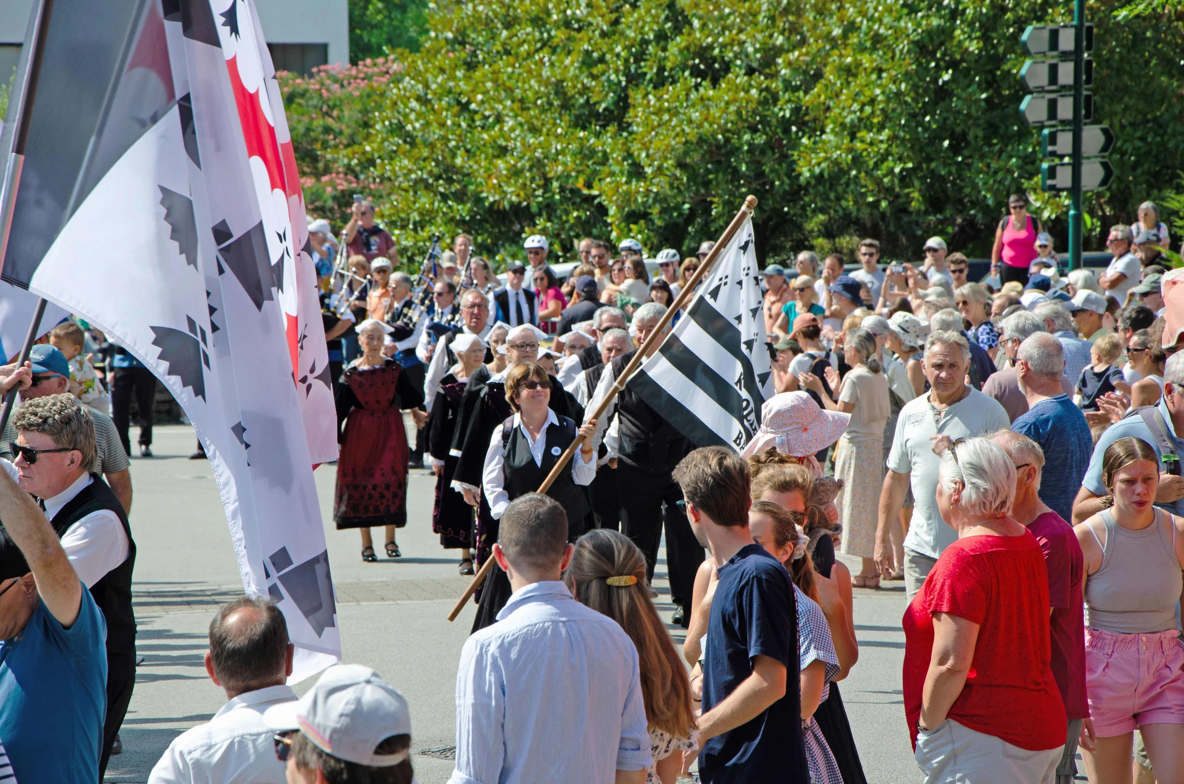 124 fete des battages 3 aout 2025 defile du cercle korollerion baden