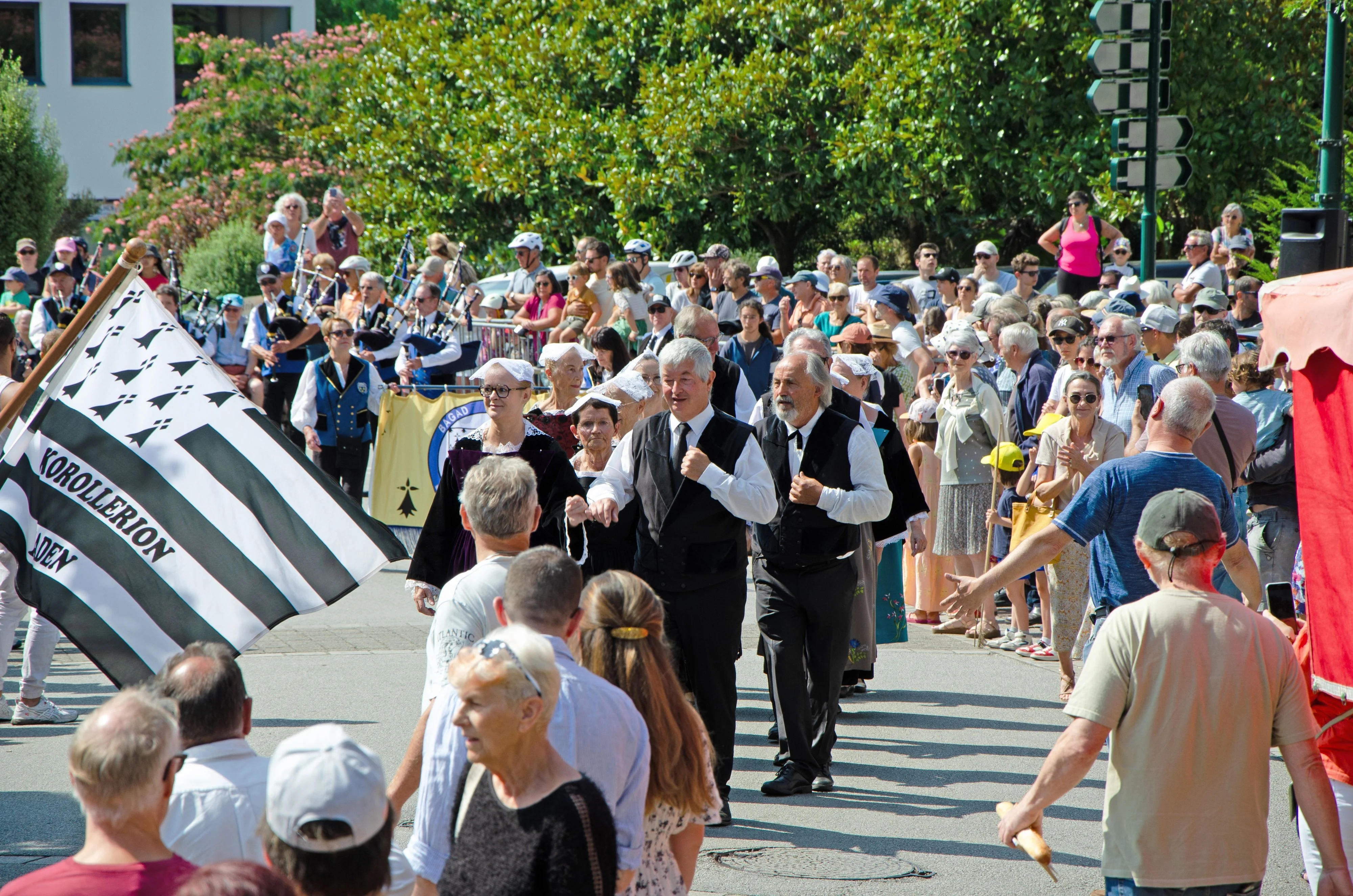 125 fete des battages 3 aout 2025 defile du cercle korollerion baden
