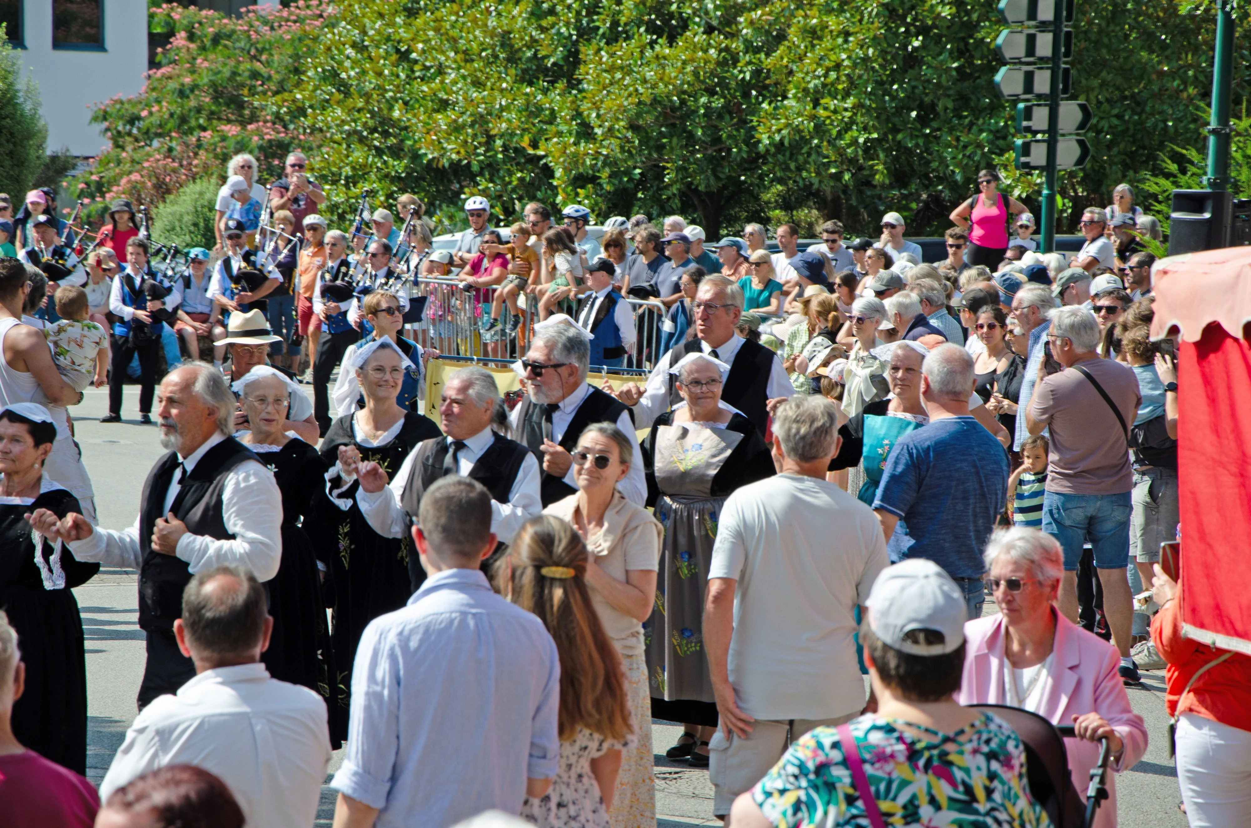 126 fete des battages 3 aout 2025 defile du cercle korollerion baden