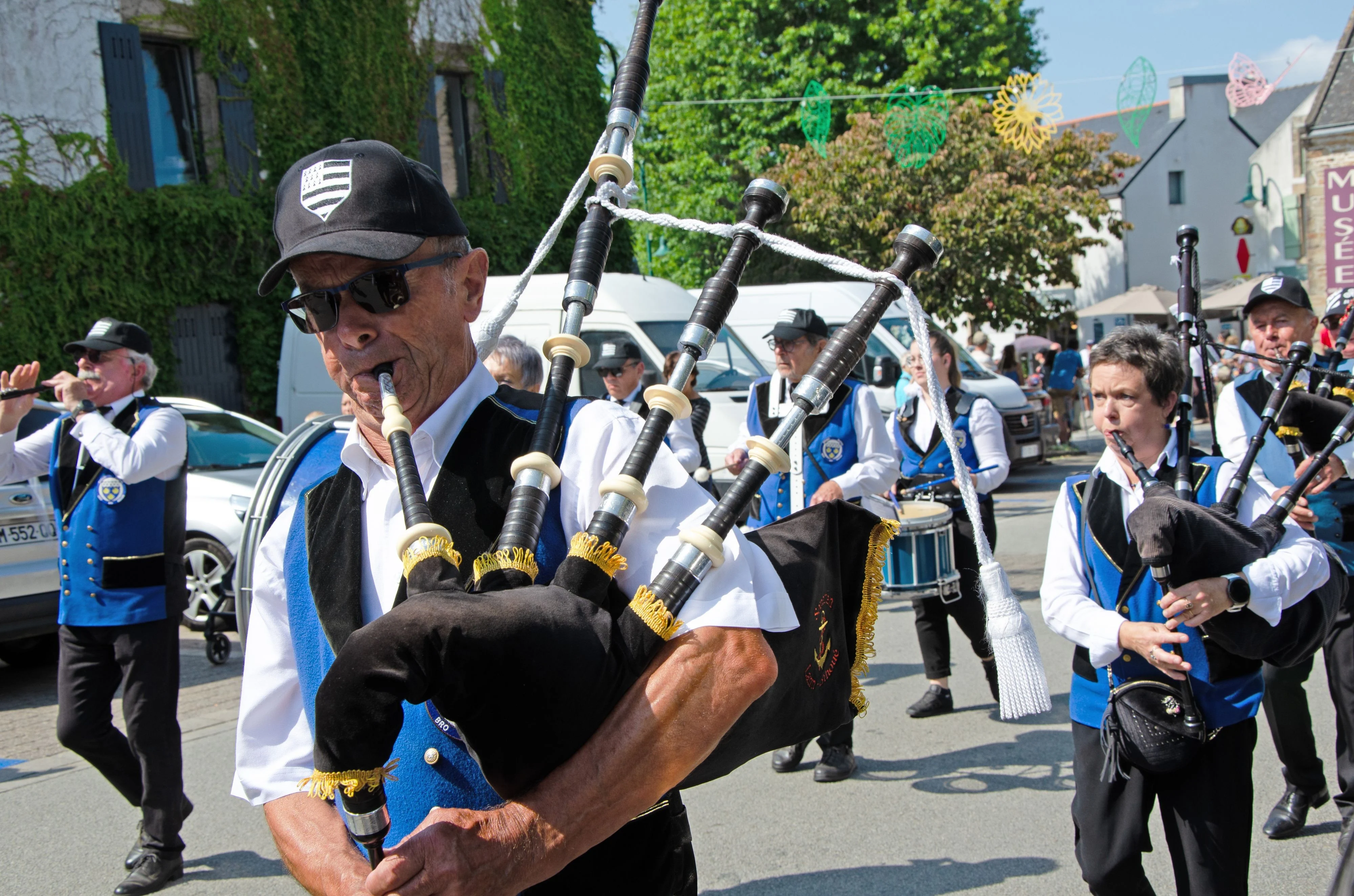 137 fete des battages 3 aout 2025 defile du bagad de baden