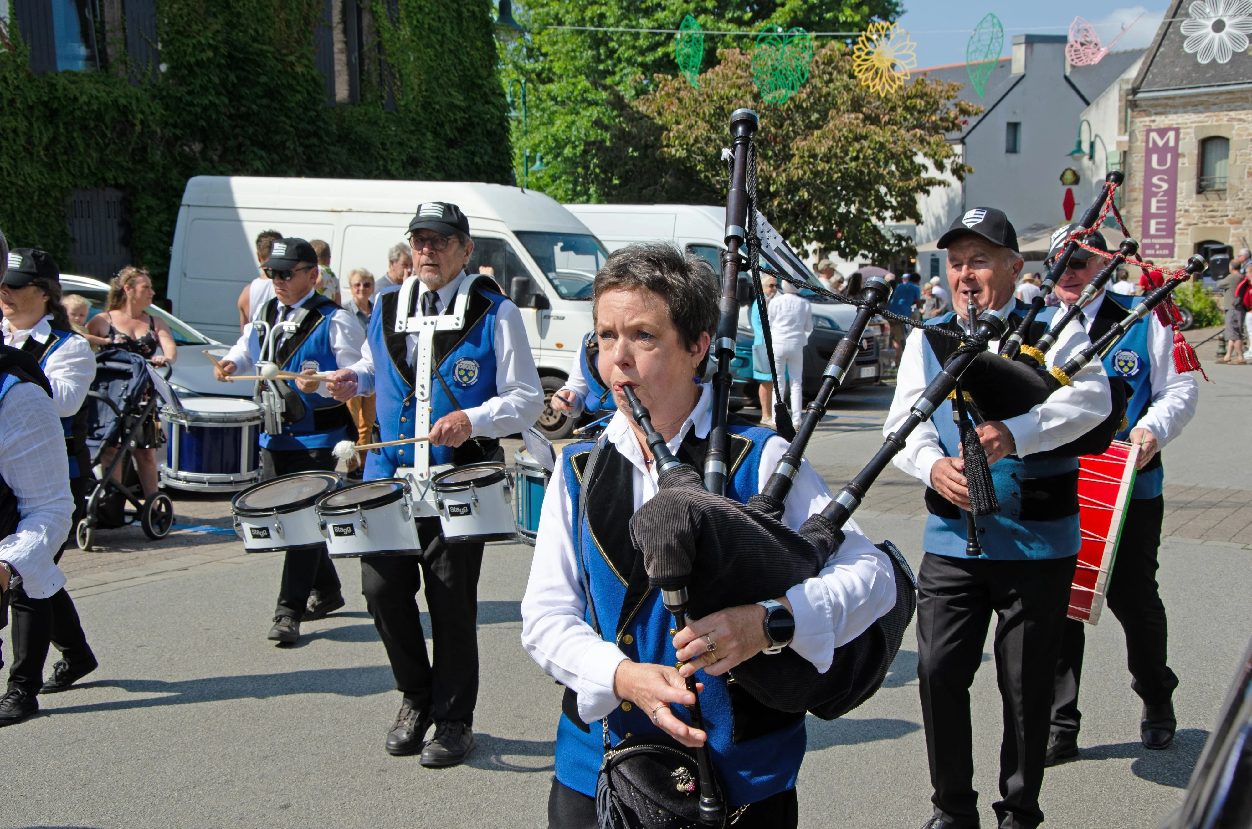 139 fete des battages 3 aout 2025 defile du bagad de baden