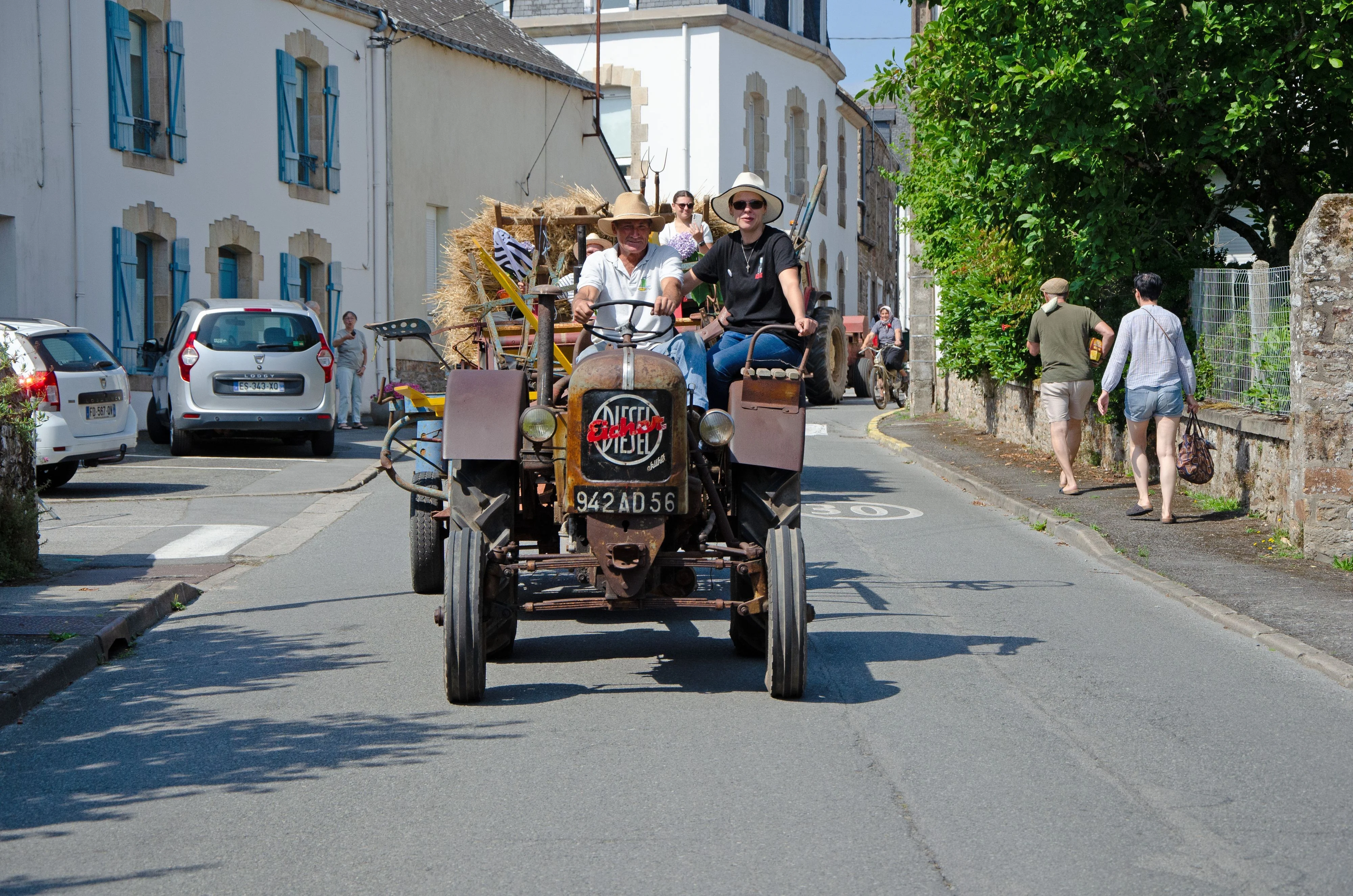 155 fete des battages 3 aout 2025 defile des tracteurs