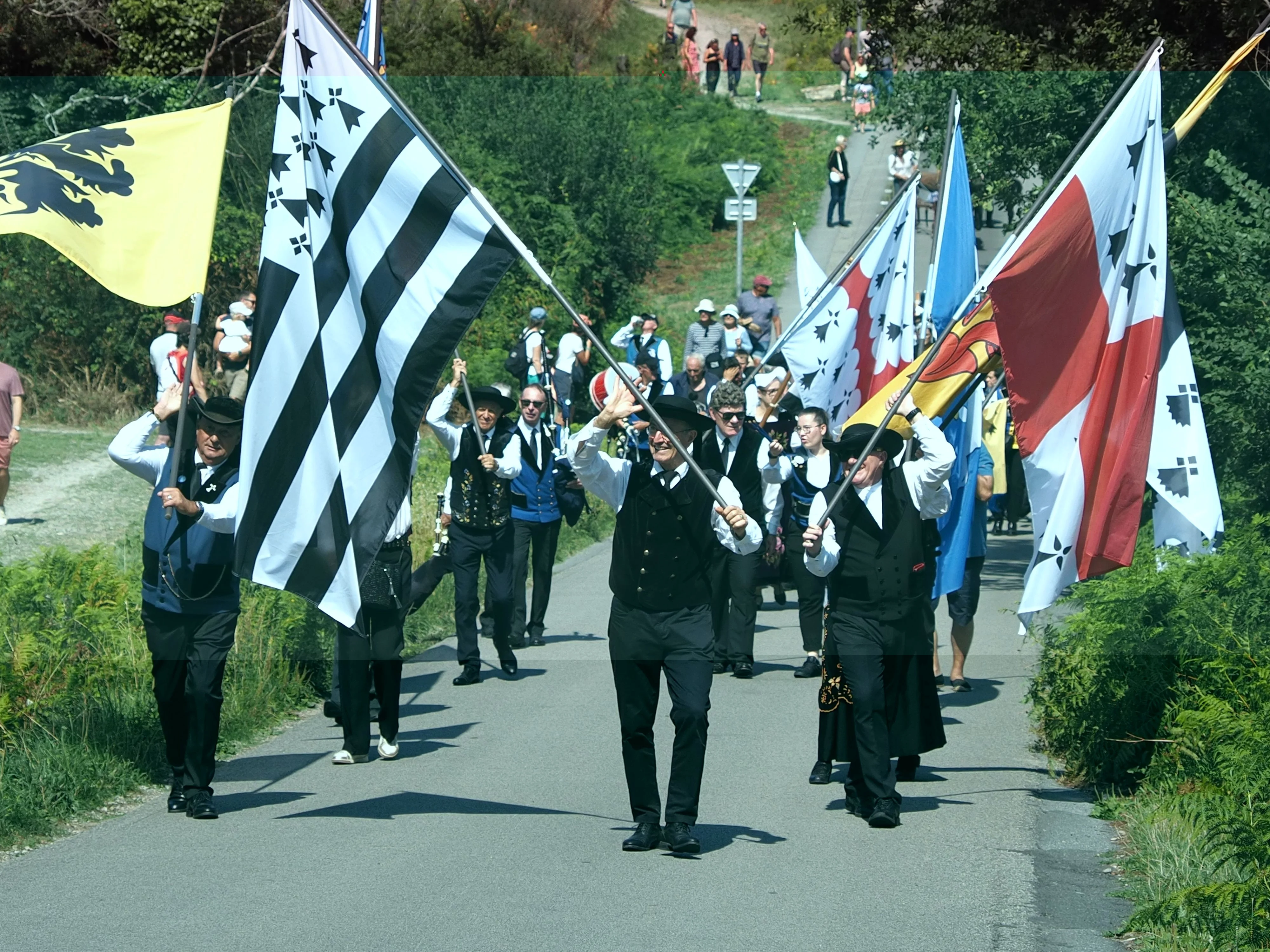 194 fete des battages 3 aout 2025 arrivee des porte drapeaux 1