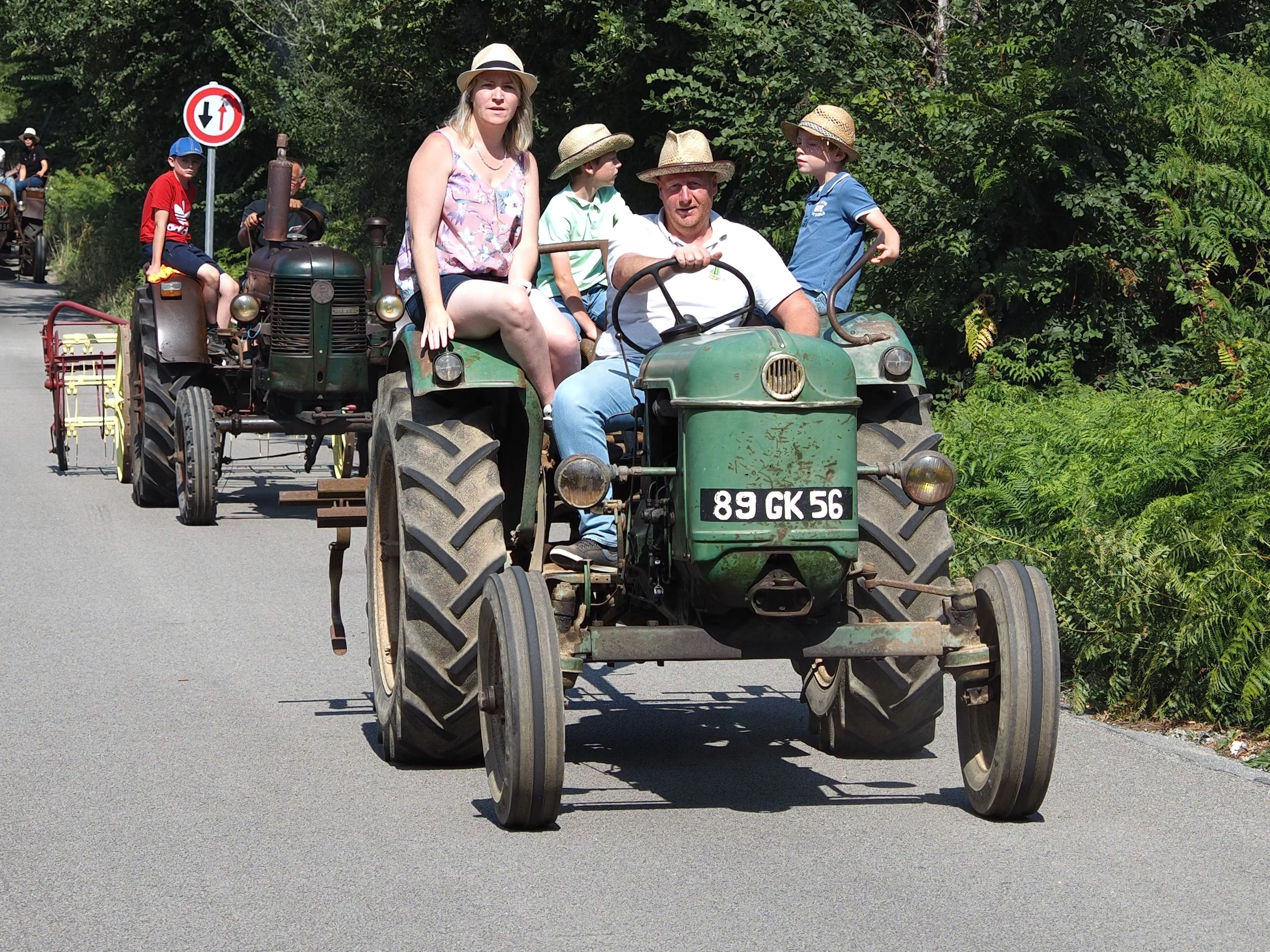 212 fete des battages 3 aout 2025 arrivee des tracteurs