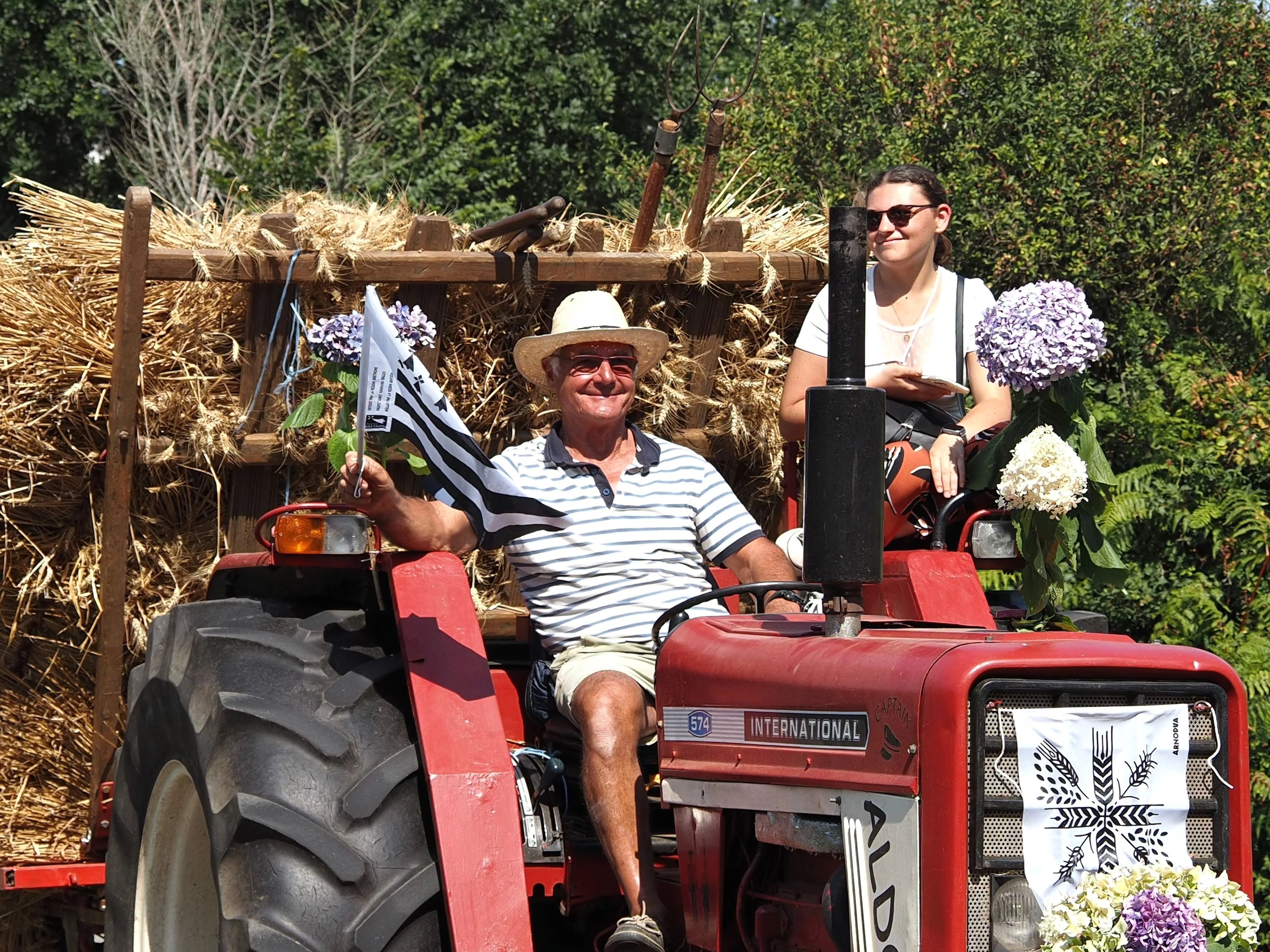 219 fete des battages 3 aout 2025 arrivee des tracteurs