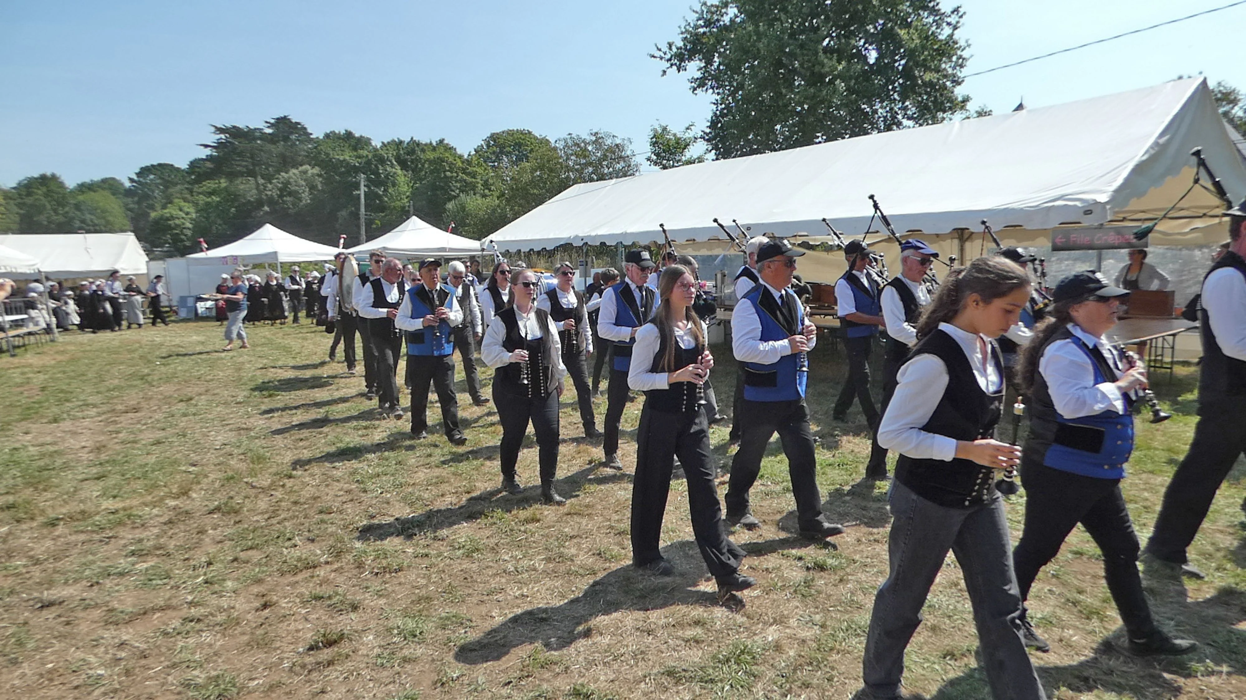 231 fete des battages 3 aout 2025 bagadous de landaul et de baden