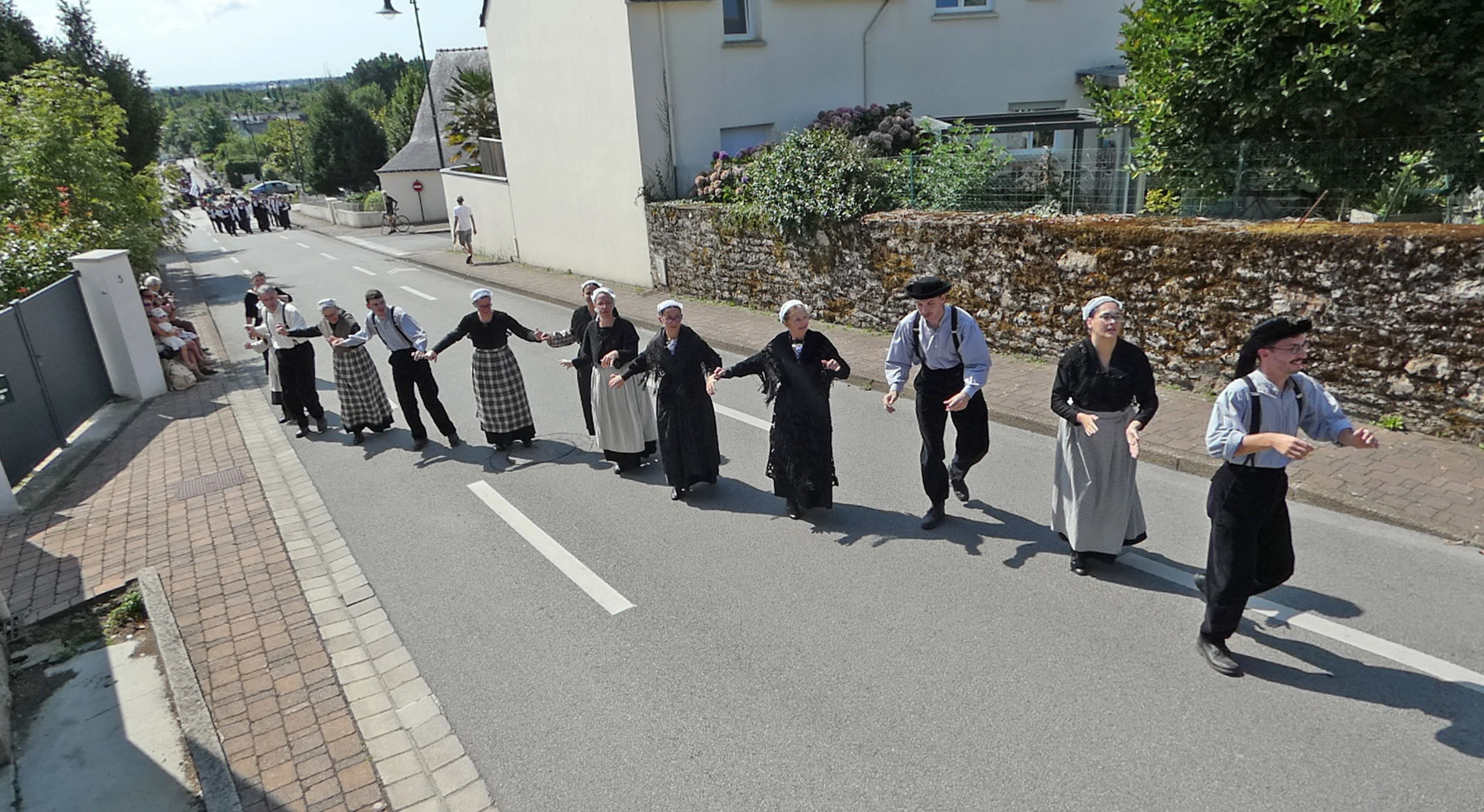 93 fete des battages 3 aout 2025 defile du cercle de malestroit