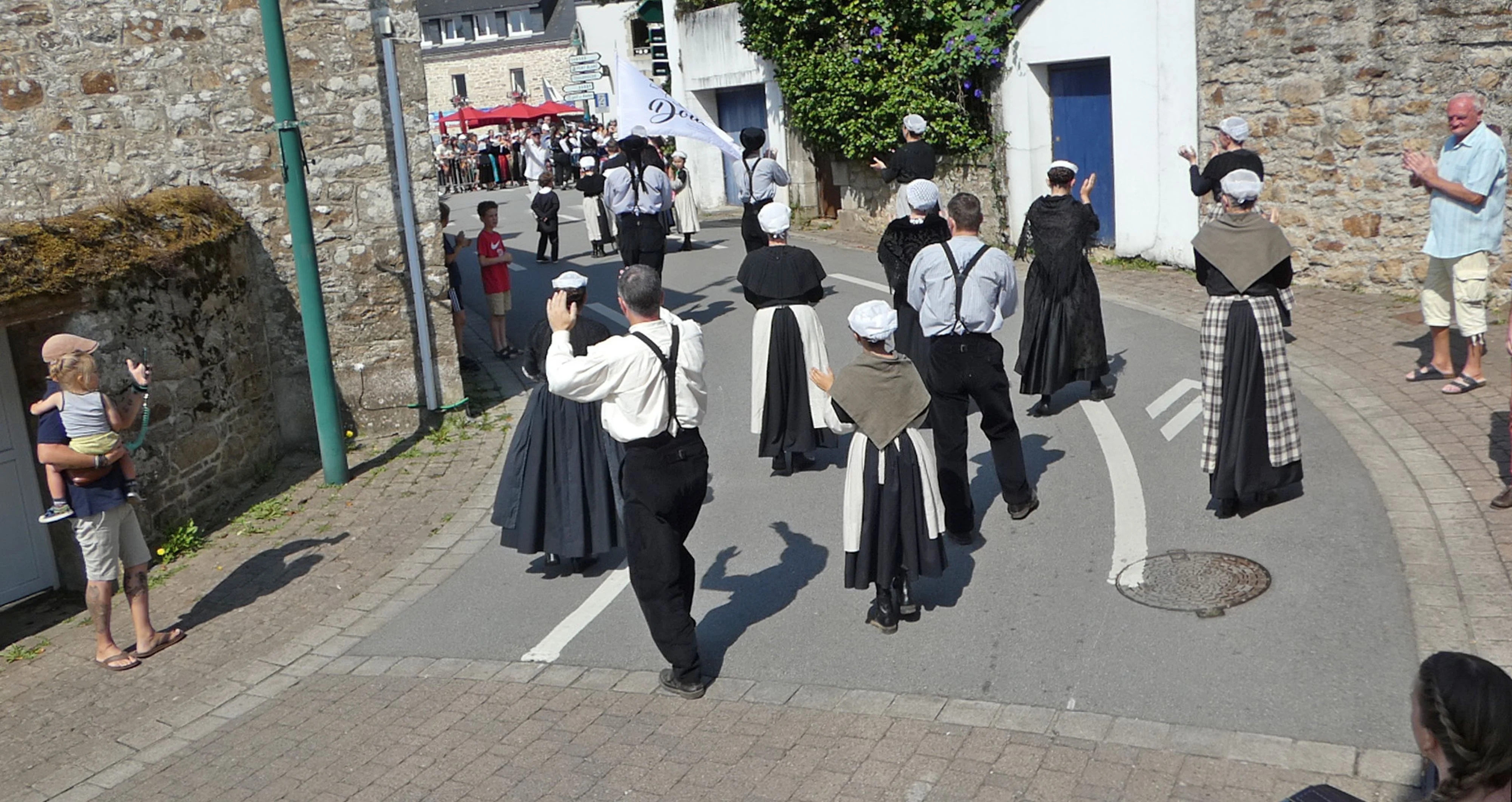 95 fete des battages 3 aout 2025 defile du cercle de malestroit